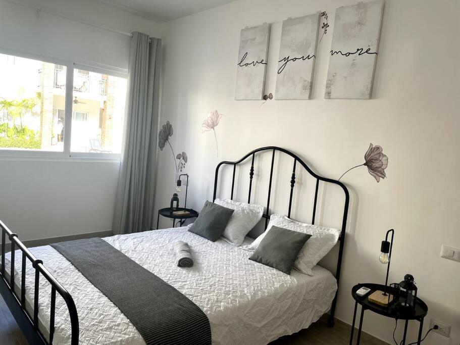 Apartment Spacious 1 Bedroom Near The