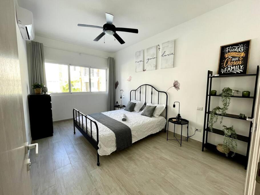 Spacious 1 Bedroom Near The Apartment *